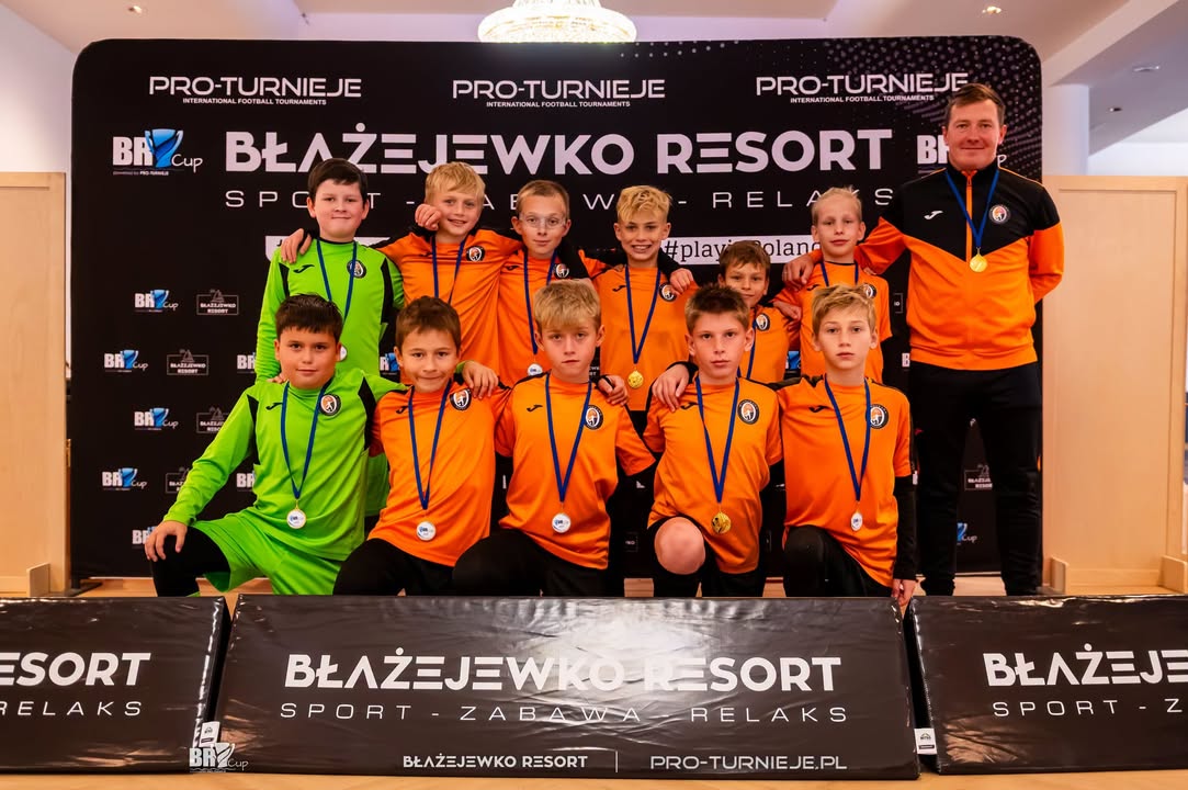 Świetny występ naszych Orlików E1! 🤩 Nasi zawodnicy U11 wzięli udział w prestiżo